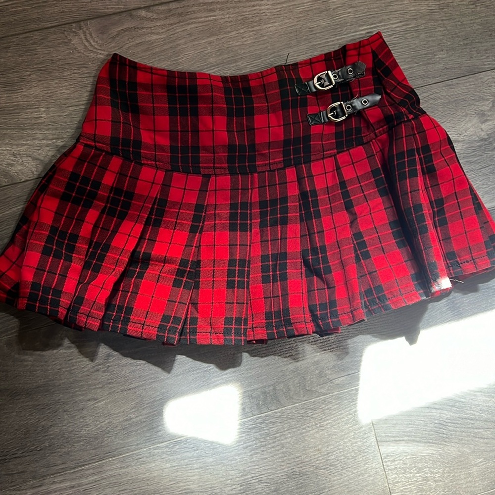 Abbey dawn red and black miniskirt